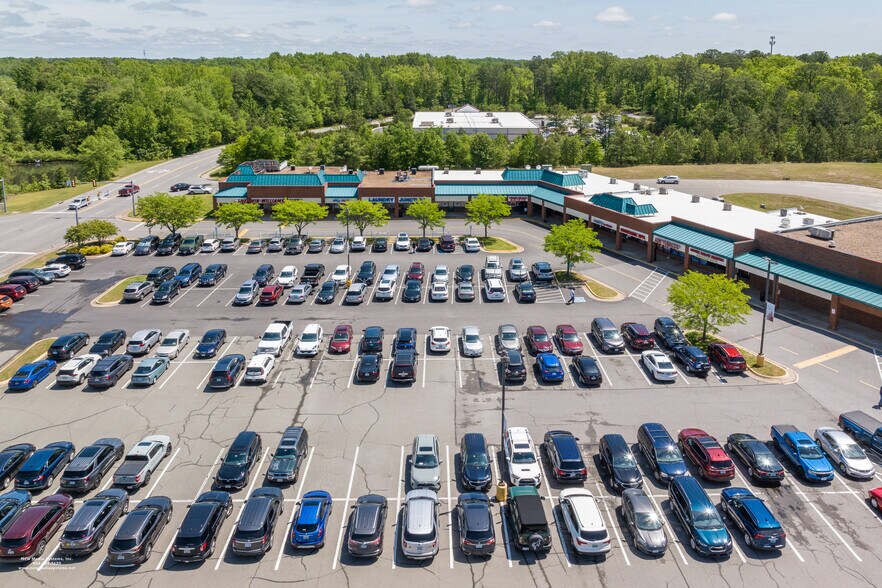 101-169 Junction Dr, Ashland, VA à louer - Photo du bâtiment - Image 3 de 8