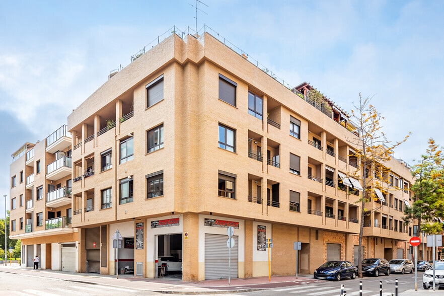 Carrer General Prim, Burjassot, Valencia for sale - Primary Photo - Image 1 of 2