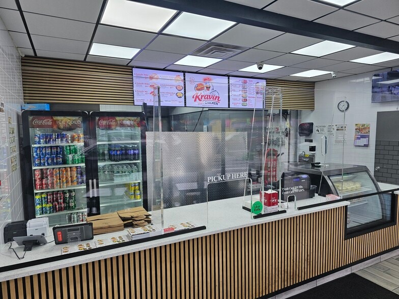 319 Nassau Rd, Roosevelt, NY for lease - Building Photo - Image 2 of 8