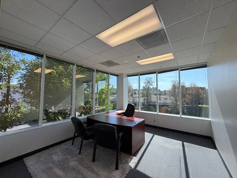 26060 Acero, Mission Viejo, CA à vendre - Photo intérieure - Image 3 de 10