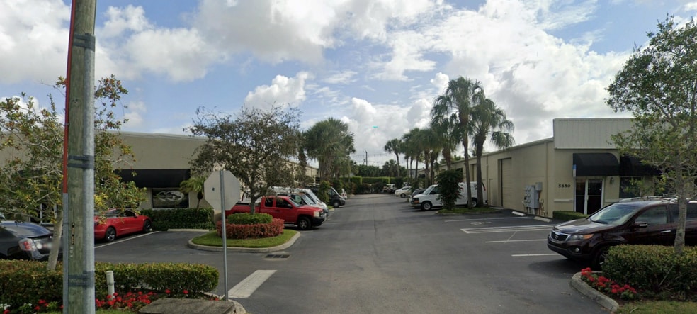 5880 Shirley St, Naples, FL for sale - Building Photo - Image 1 of 7