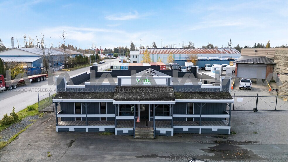 26180 31B Ave, Langley Twp, BC à louer - Photo du bâtiment - Image 2 de 21