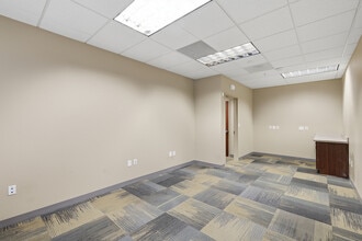 9601 Blackwell Rd, Rockville, MD for lease Interior Photo- Image 2 of 11