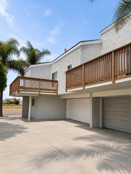 7332 Garfield Ave, Huntington Beach, CA à vendre - Photo du bâtiment - Image 3 de 8