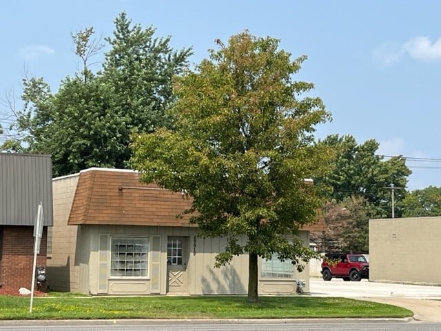 29109 Harper ave, Saint Clair Shores, MI for sale Primary Photo- Image 1 of 2