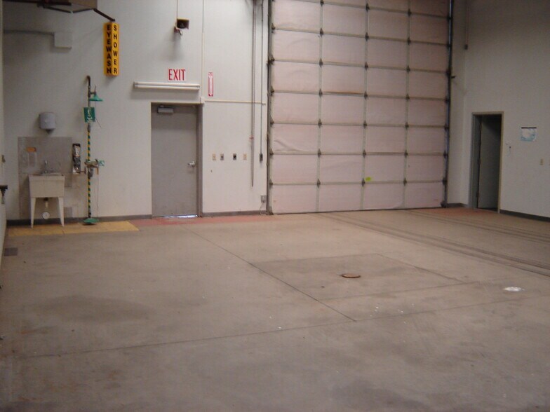 3501 Unicorn Rd, Bakersfield, CA à louer - Photo du bâtiment - Image 2 de 8