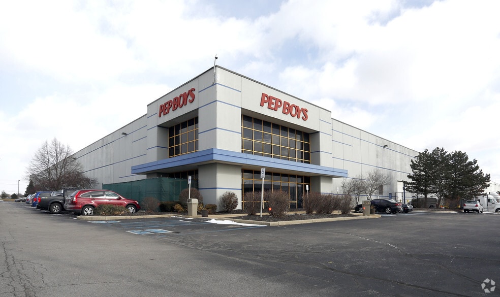 807 Perry Rd, Plainfield, IN for lease - Primary Photo - Image 2 of 5