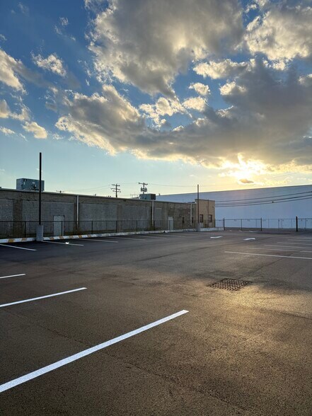 10 Nassau Terminal Rd, New Hyde Park, NY à louer - Photo du bâtiment - Image 2 de 6