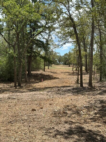 1267 County Road 134, Hallettsville, TX à vendre - Photo du bâtiment - Image 2 de 3