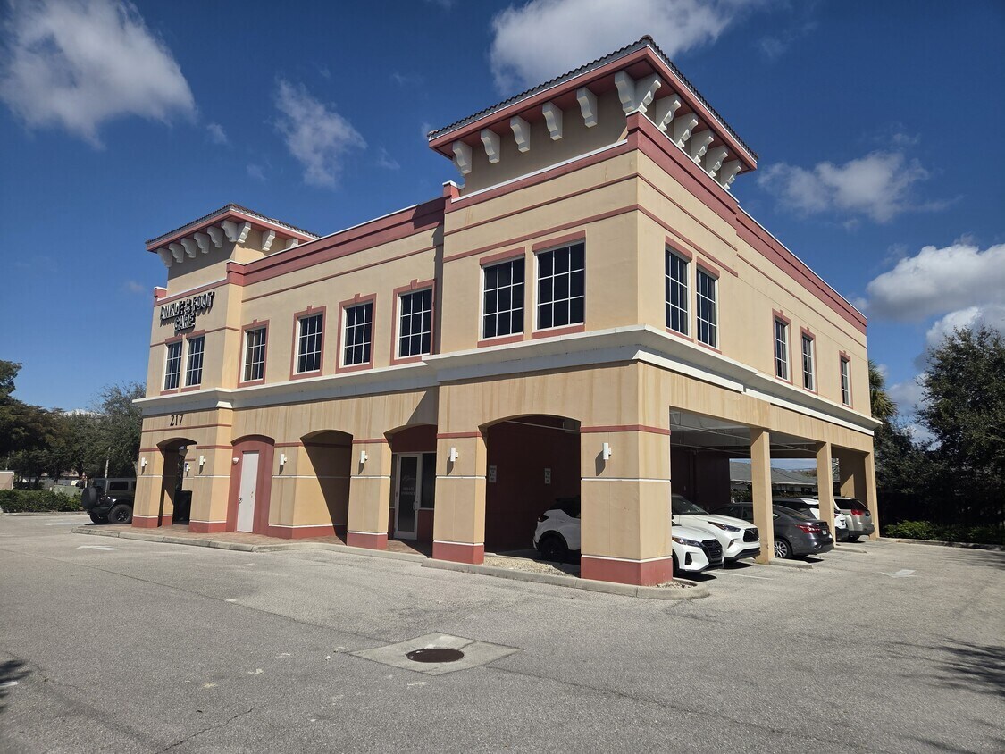 217 Del Prado Blvd S, Cape Coral, FL for sale Primary Photo- Image 1 of 6