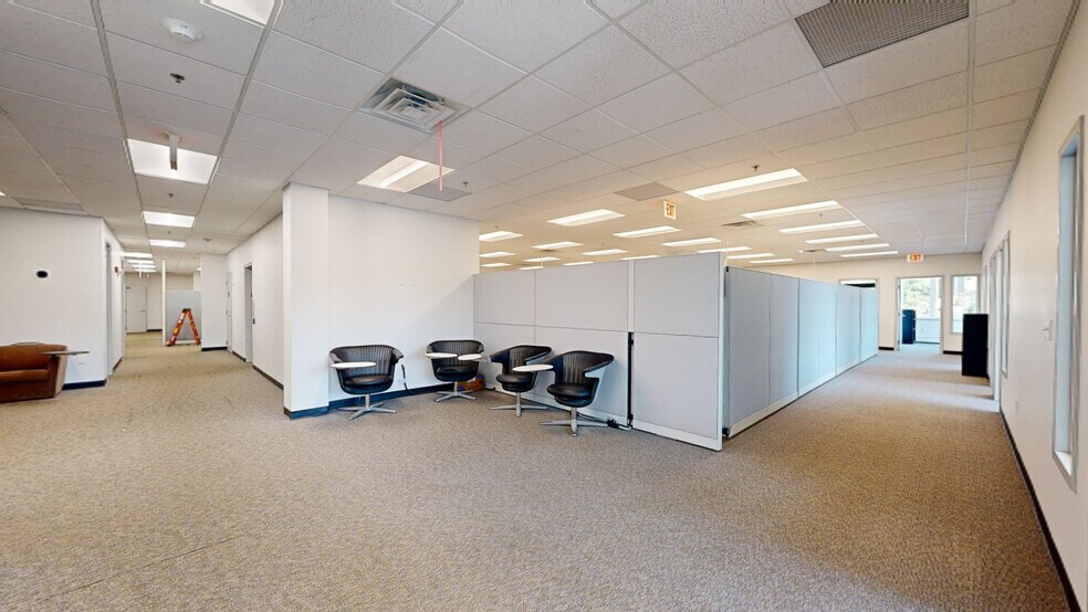 50 Thomas Patten Dr, Randolph, MA à louer - Numérisation 3D de Matterport - Image 2 de 21