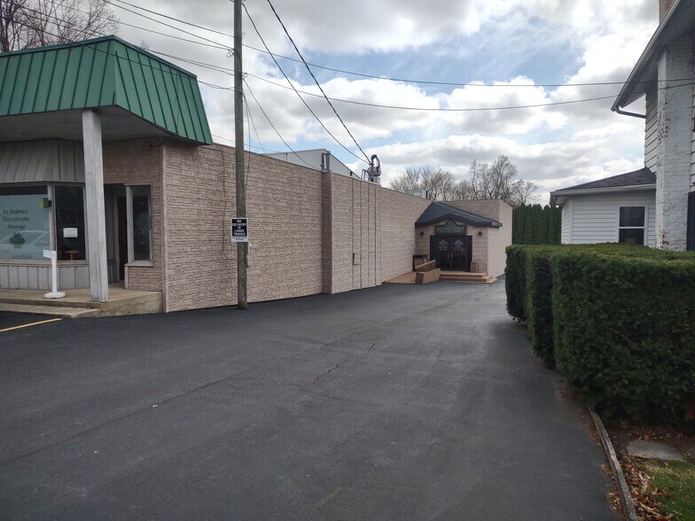 872 E Michigan Ave, Marshall, MI à louer - Photo du bâtiment - Image 2 de 15