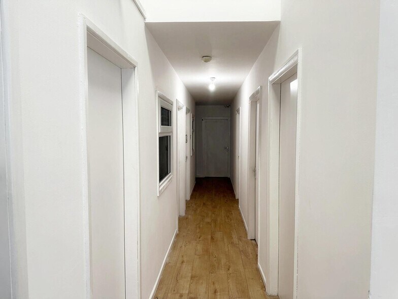 17-23 Broughton Ln, Manchester à louer - Photo du bâtiment - Image 3 de 5