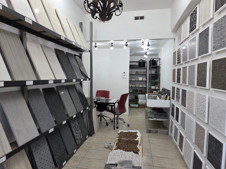 8325 Beverly Blvd, Los Angeles, CA for lease - Interior Photo - Image 3 of 3