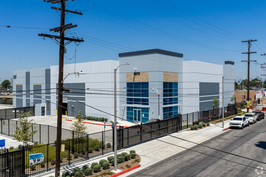 6375 Wilmington Ave, Los Angeles, CA à louer - Photo principale - Image 2 de 2