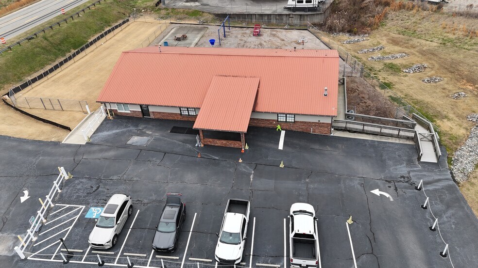 4270 Canton Hwy, Cumming, GA à louer - Photo du bâtiment - Image 3 de 7