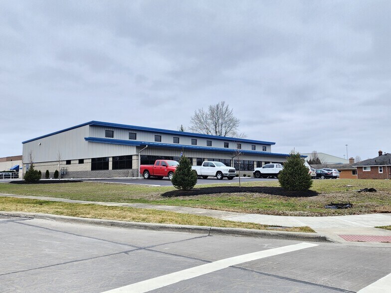 31441 Lorain Road Rd, North Olmsted, OH à louer - Photo principale - Image 1 de 8