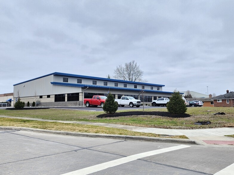31441 Lorain Road Rd, North Olmsted, OH for lease - Primary Photo - Image 1 of 4