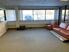 6001 Cochran Rd, Solon, OH à louer Photo intérieure- Image 2 de 3