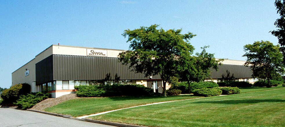 5 Norfolk Ave, Easton, MA for lease - Primary Photo - Image 1 of 2