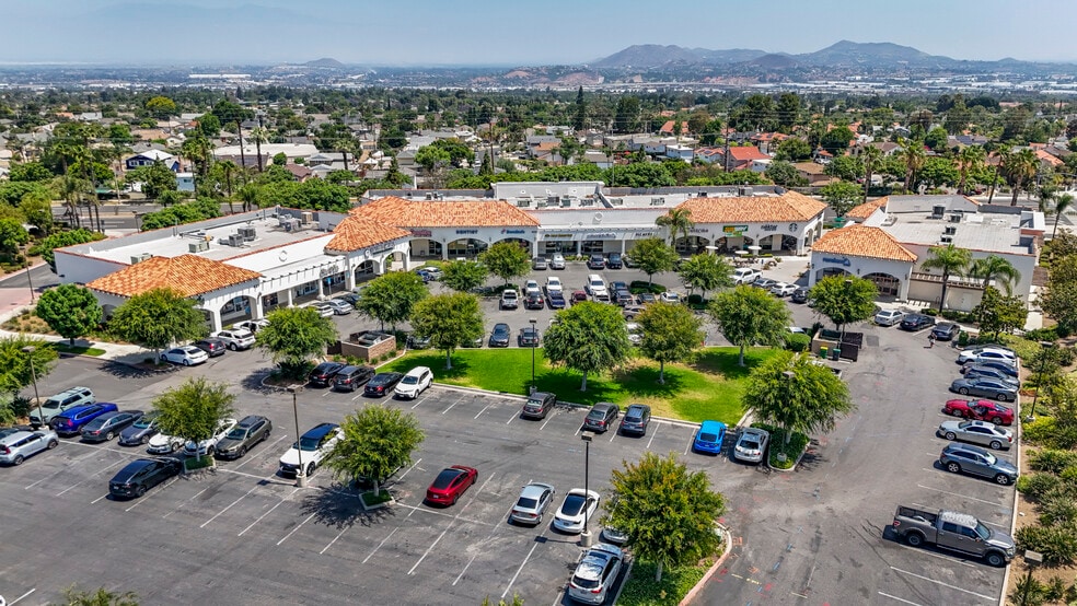 315-487 Magnolia Ave, Corona, CA for lease - Building Photo - Image 3 of 22