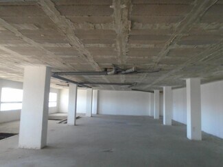 Plus de détails pour Multi-résidentiel à vendre