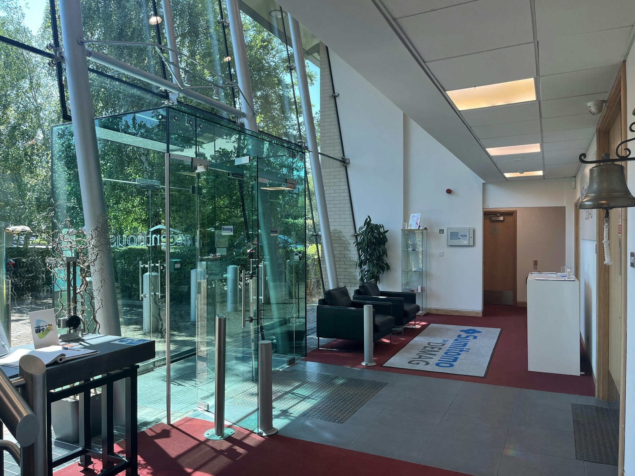 Quilters Way, Stoke Mandeville for lease Interior Photo- Image 1 of 7