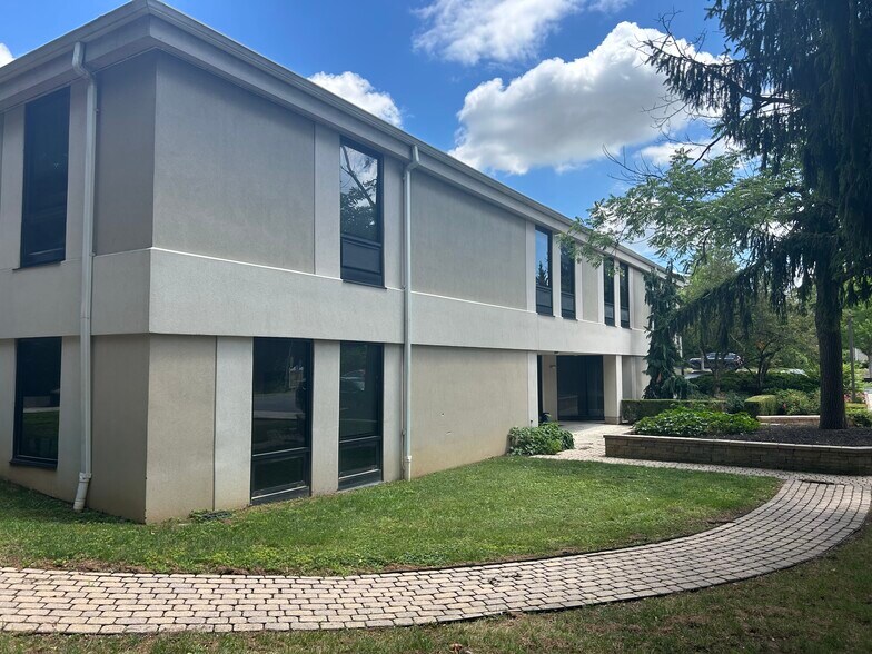 431-441 E Chocolate Ave, Hershey, PA à louer - Photo du bâtiment - Image 1 de 14