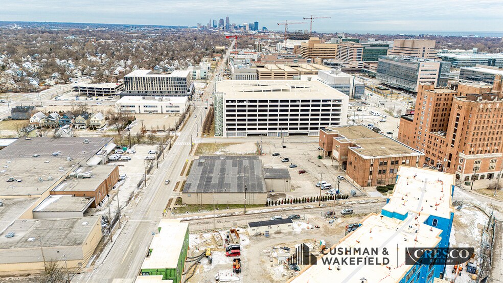 10617 Cedar Ave, Cleveland, OH à louer - Photo du bâtiment - Image 3 de 15