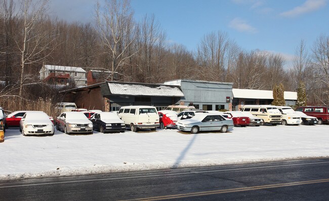 Plus de détails pour 404 New Hartford Rd, Barkhamsted, CT - Commerce de détail à vendre