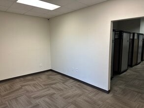 459-599 Spencer Ln, San Antonio, TX for lease Interior Photo- Image 2 of 8