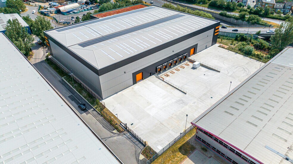 1 Church Manorway, Erith à louer - Photo du bâtiment - Image 1 de 17