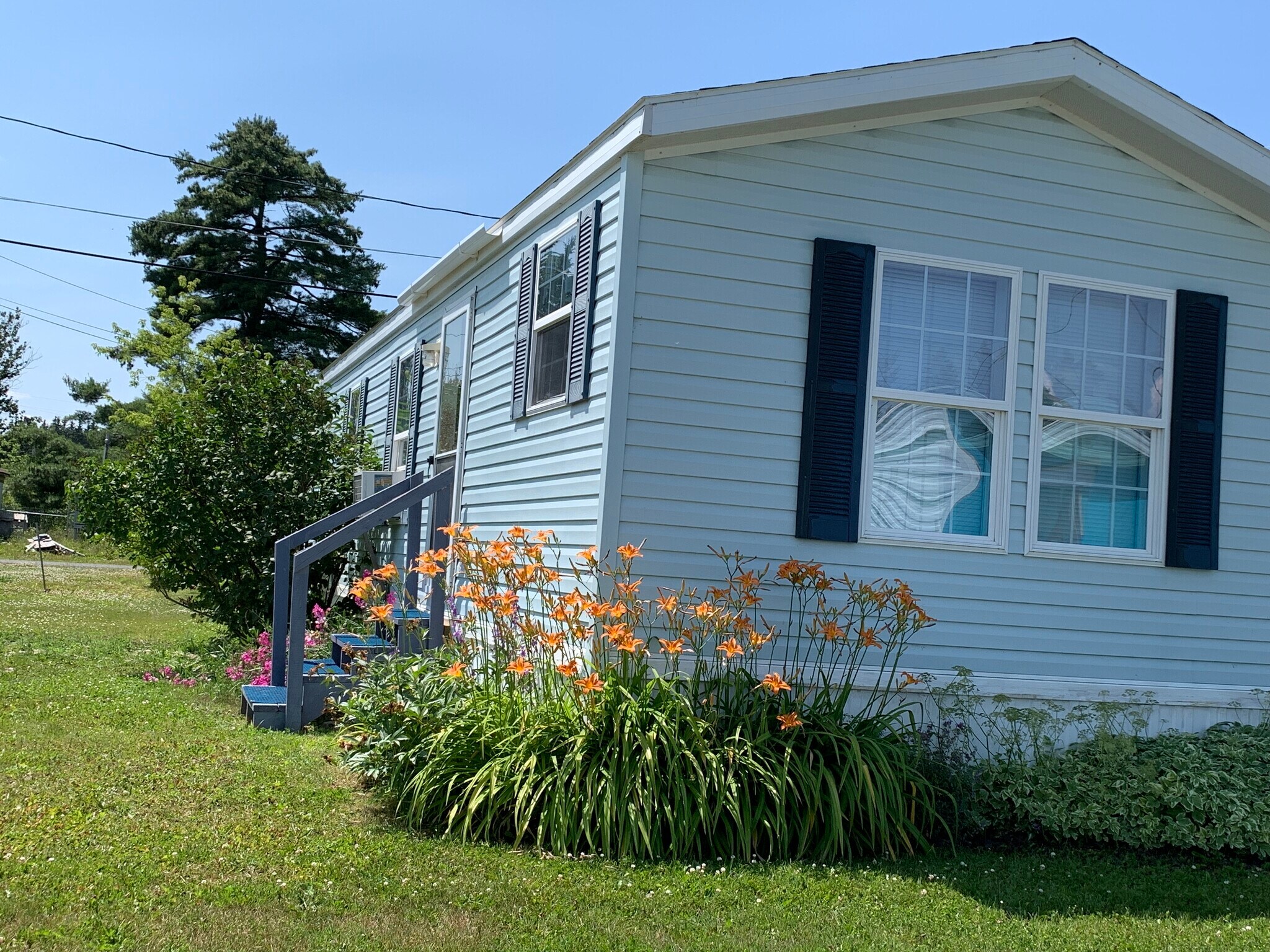 89 Old Woodstock Rd, Houlton, ME for sale Primary Photo- Image 1 of 4