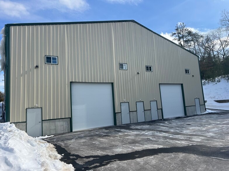 111 Hopkins Hill Rd, West Greenwich, RI for lease - Building Photo - Image 2 of 12