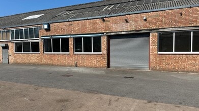 213 Torrington Av, Coventry à louer Photo du bâtiment- Image 2 de 10