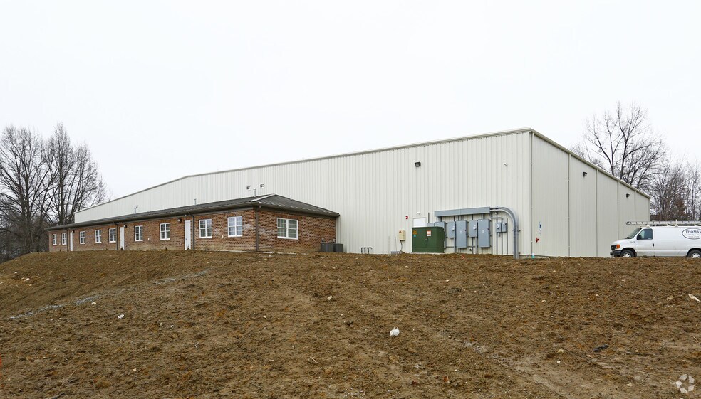Arrowhead Drive Buildings 1 & 2 portefeuille de 2 propriétés à vendre sur LoopNet.ca - Photo principale - Image 2 de 8