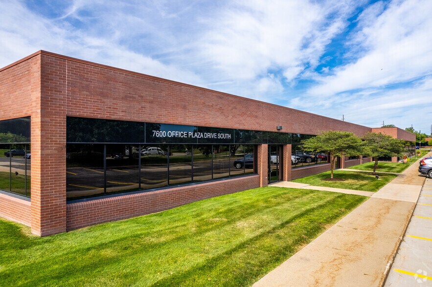 7600 Office Plaza Dr S, West Des Moines, IA à louer - Photo du bâtiment - Image 1 de 8