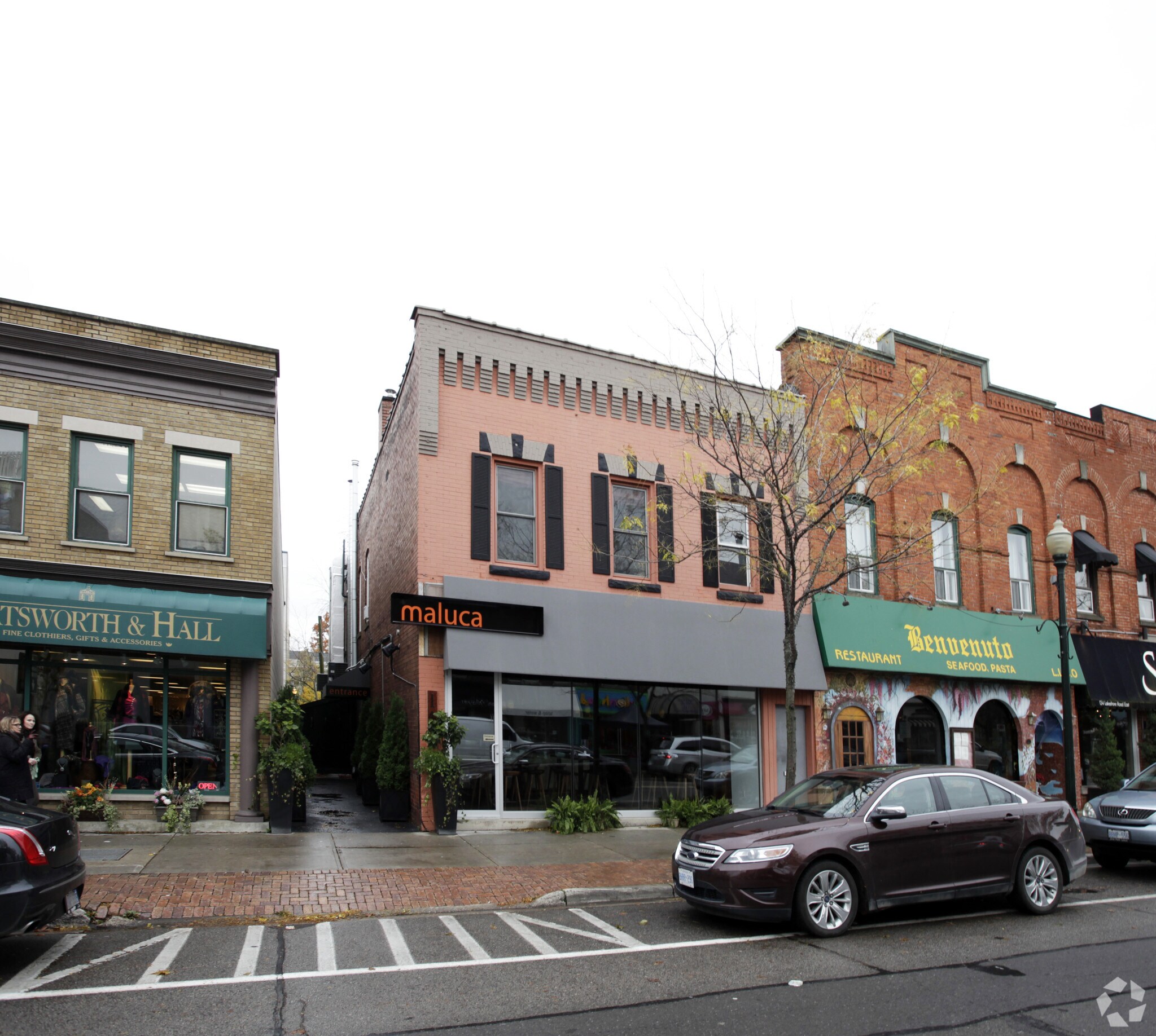 142 Lakeshore Rd E, Oakville, ON à vendre Photo principale- Image 1 de 1