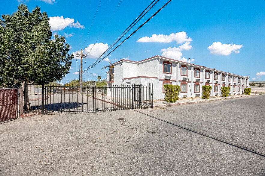 1000 S Freeway, Tucson, AZ à louer - Photo du bâtiment - Image 3 de 26
