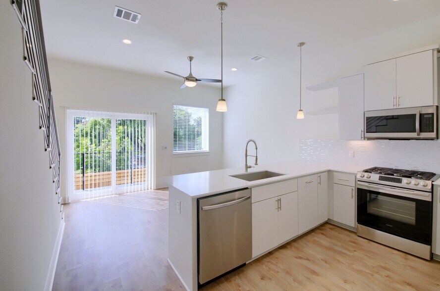 6001 Bolm Rd, Austin, TX à vendre - Photo intérieure - Image 2 de 7
