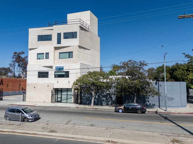 9005-9009 Exposition Blvd, Los Angeles, CA for lease - Building Photo - Image 1 of 9