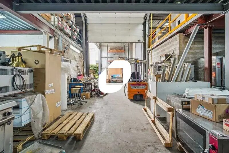 Flex in Sevran for lease - Primary Photo - Image 1 of 1