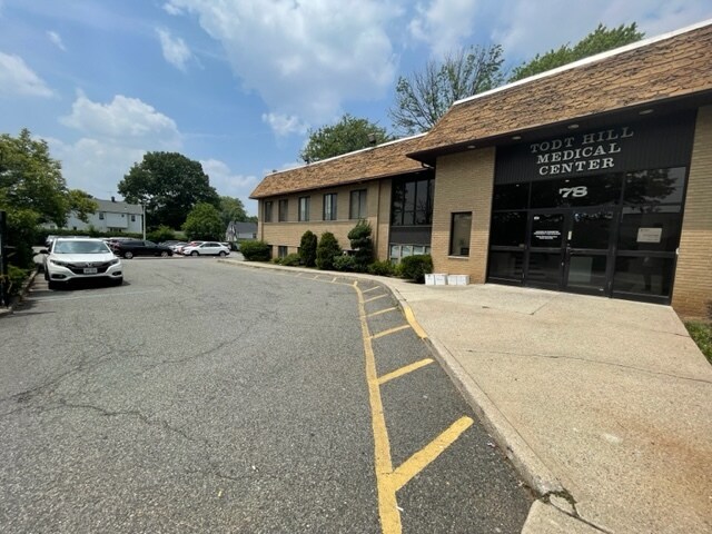 78 Todt Hill Rd, Staten Island, NY à louer - Photo du bâtiment - Image 2 de 7