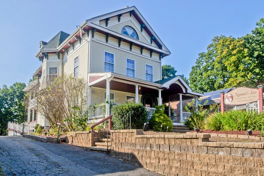 18 Springfield St, Springfield, MA à vendre - Photo du bâtiment - Image 3 de 14