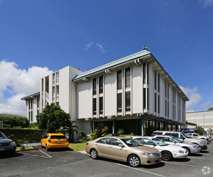 46-005 Kawa St, Kaneohe, HI à louer - Photo du bâtiment - Image 2 de 15