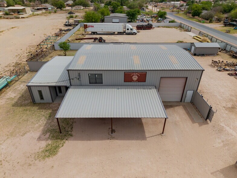 1317 County Rd 114 rd, Midland, TX à vendre - Photo du bâtiment - Image 2 de 13