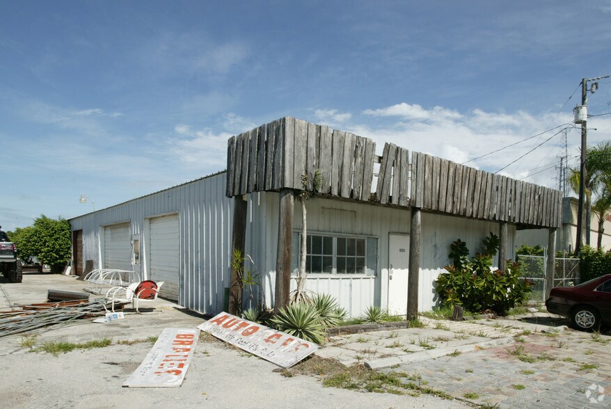 5309 Shirley St, Naples, FL à vendre - Photo du bâtiment - Image 3 de 3
