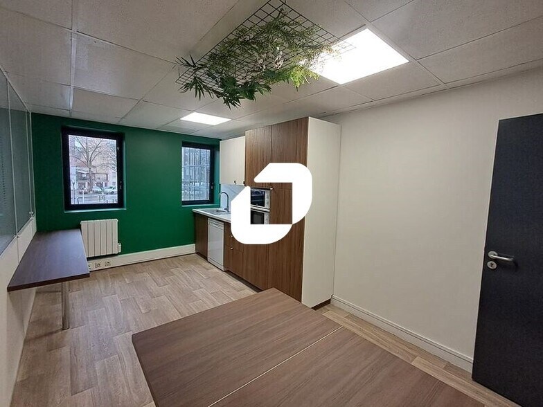 Bureau dans Nanterre à louer - Photo intérieure - Image 3 de 12