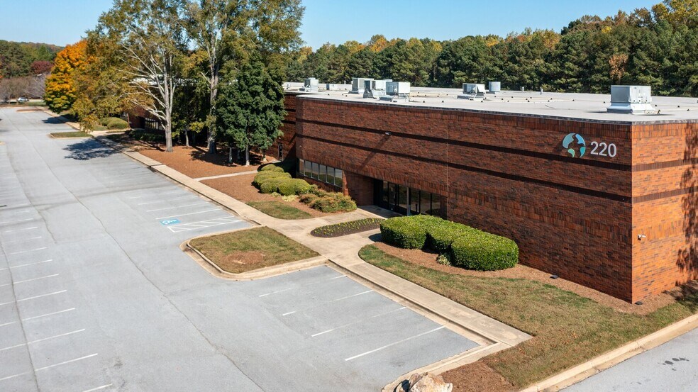 210 The Bluffs, Austell, GA à louer - Photo du bâtiment - Image 1 de 8