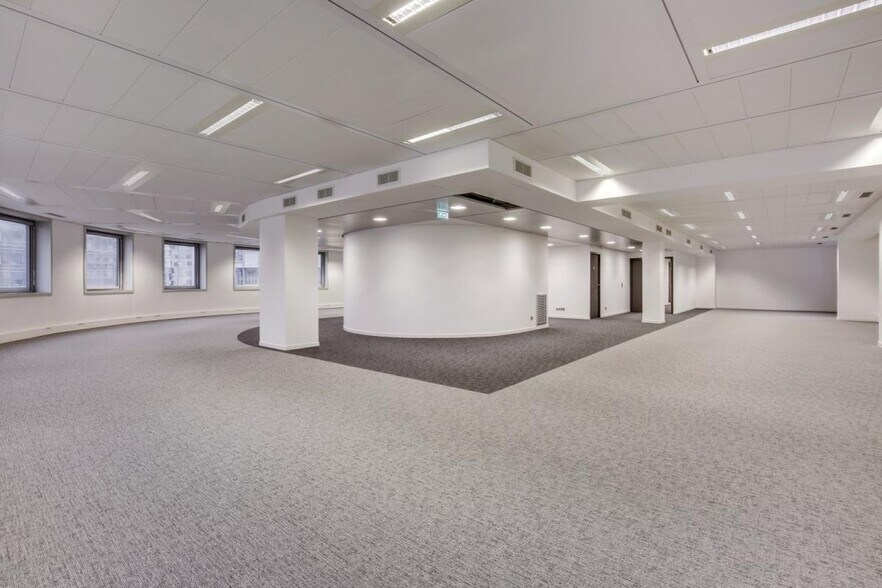 47 Rue Louis Blanc, Courbevoie for lease - Interior Photo - Image 3 of 15